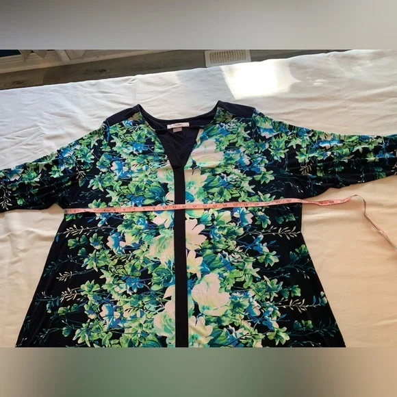 TanJay Plus Black and Multicolor top - Picture 3 of 10